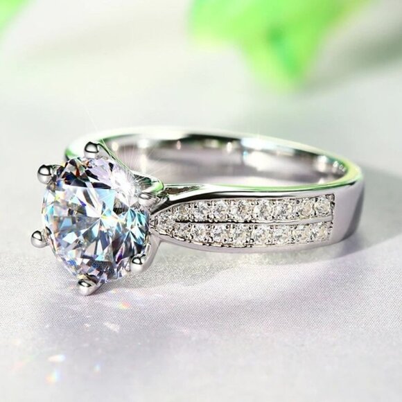 Everly Shay Size 8 Brilliant Cubic Zirconia 925 Sterling Silver Ring Gift Boxed - Picture 4 of 9